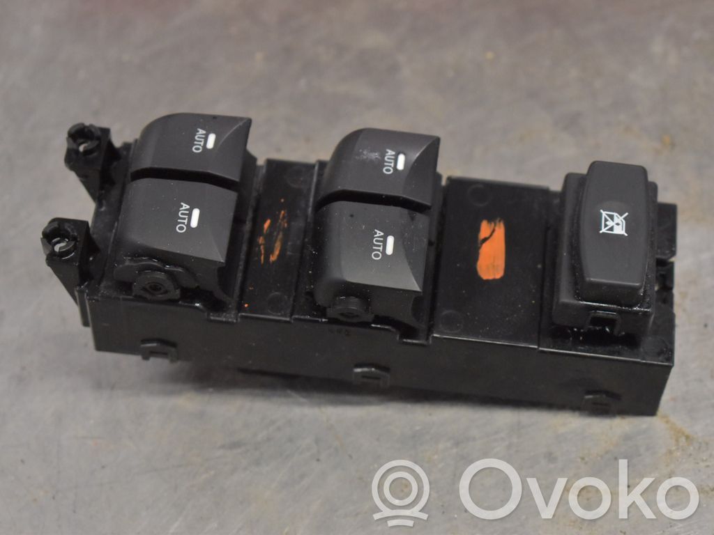 Volkswagen Golf VI Electric window control switch 