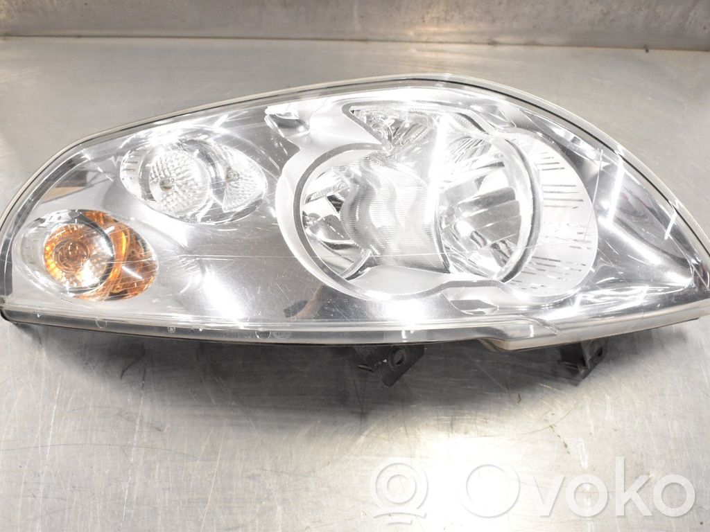 Opel Movano B Phare frontale 