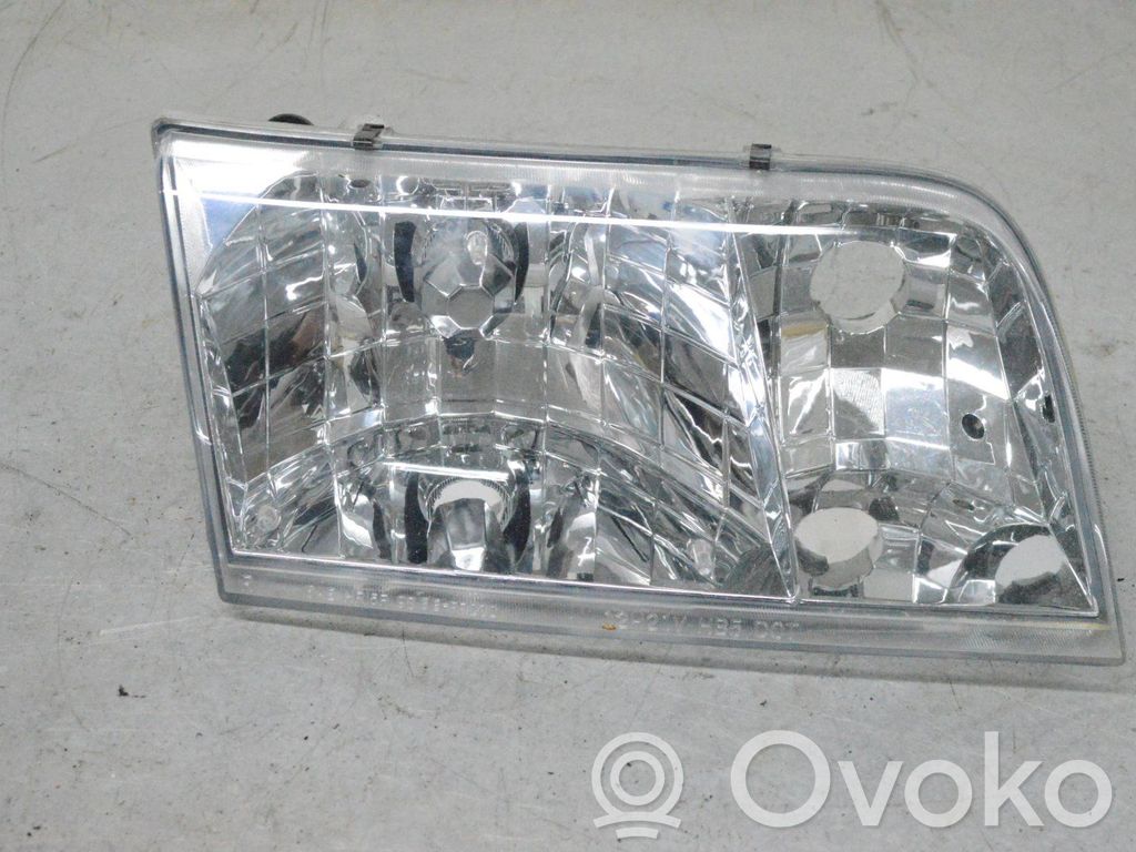 Ford Crown Victoria II Lampa przednia 