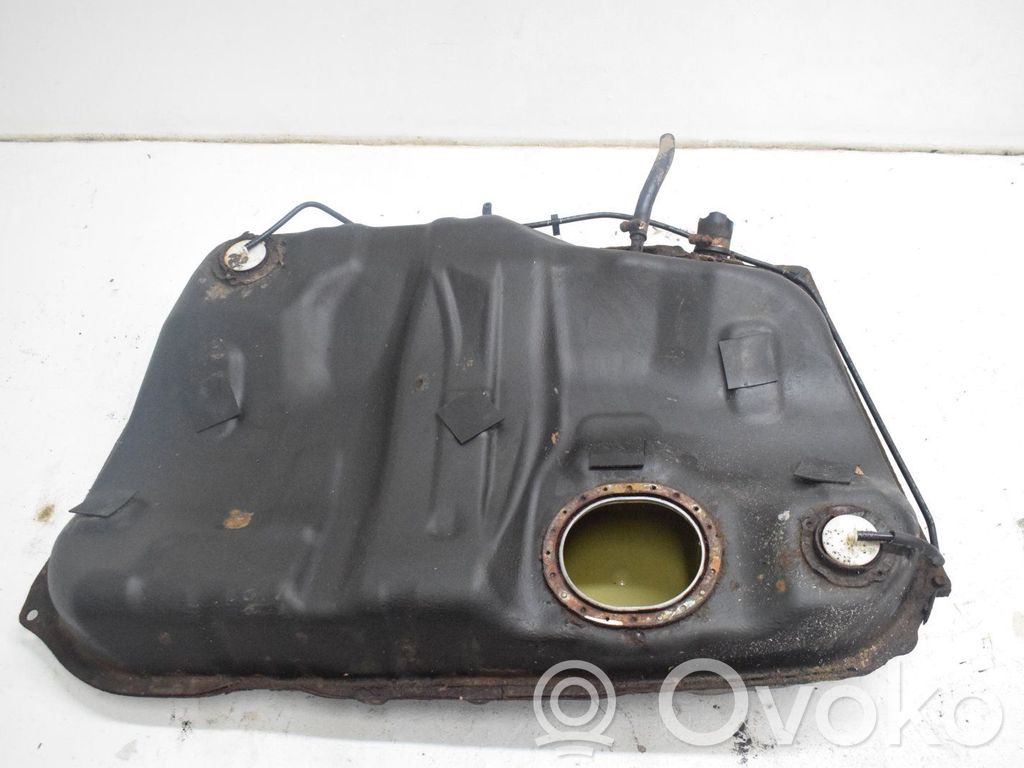Toyota Avensis T220 Rezervor combustibil 