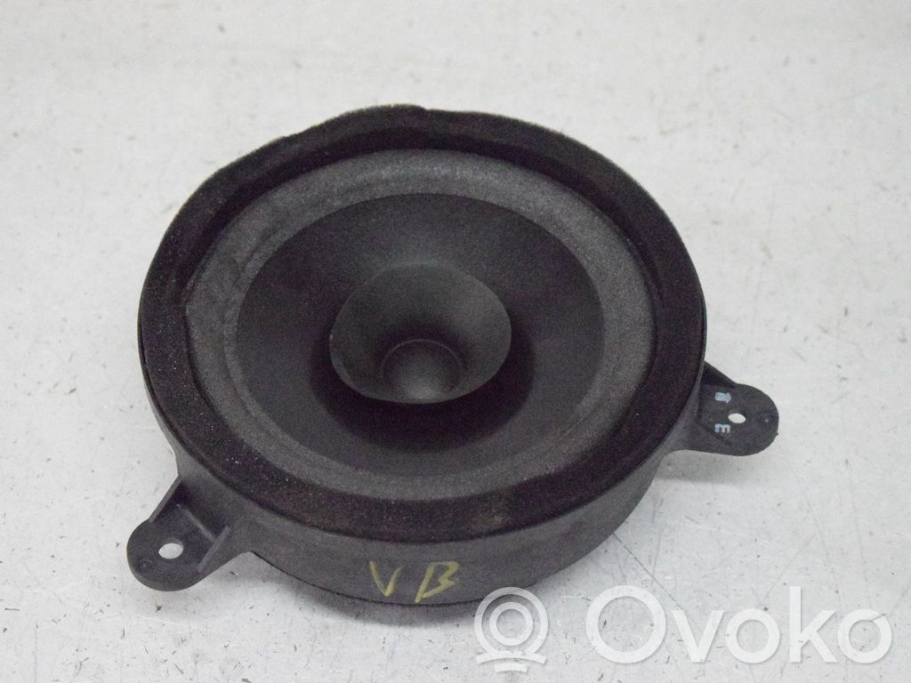 Altavoz de la puerta trasera   86301AJ020