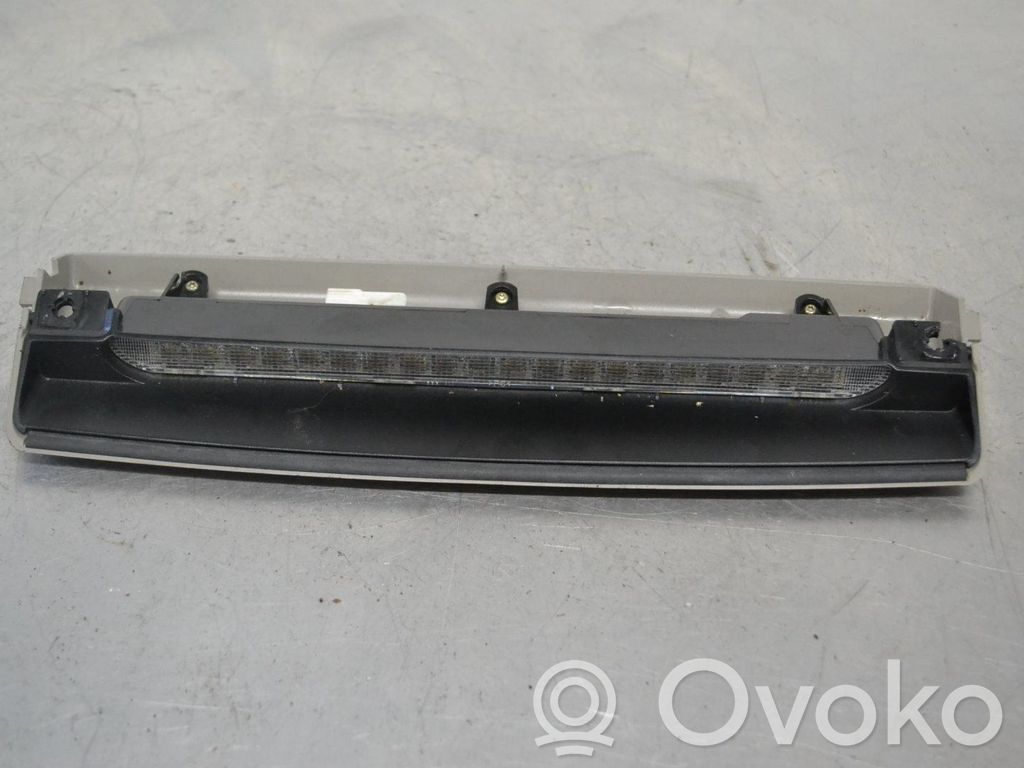 Nissan Primera Troisième feu stop