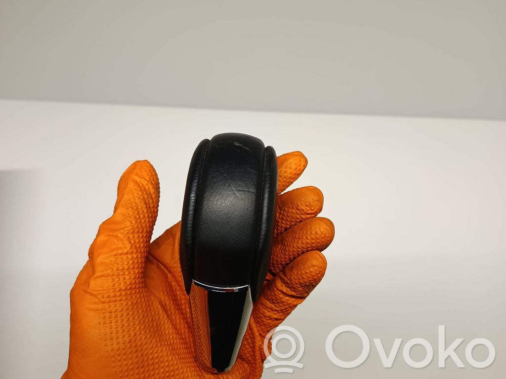 Subaru Outback (BS) Perilla/embellecedor de cuero de la palanca de cambios 
