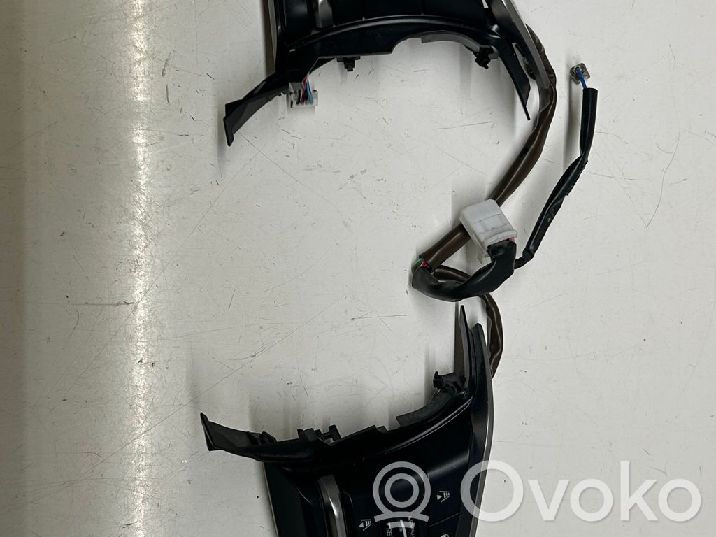 Subaru Outback (BS) Boutons / interrupteurs volant 