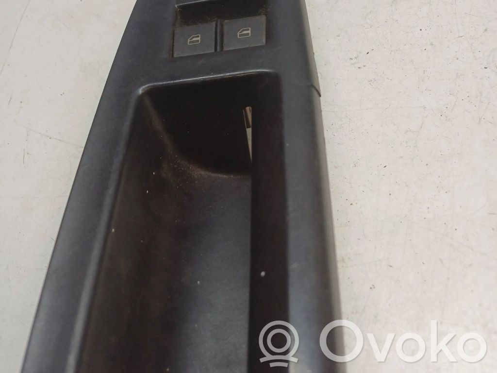 Volkswagen Polo IV 9N3 Elektrinių langų jungtukas 