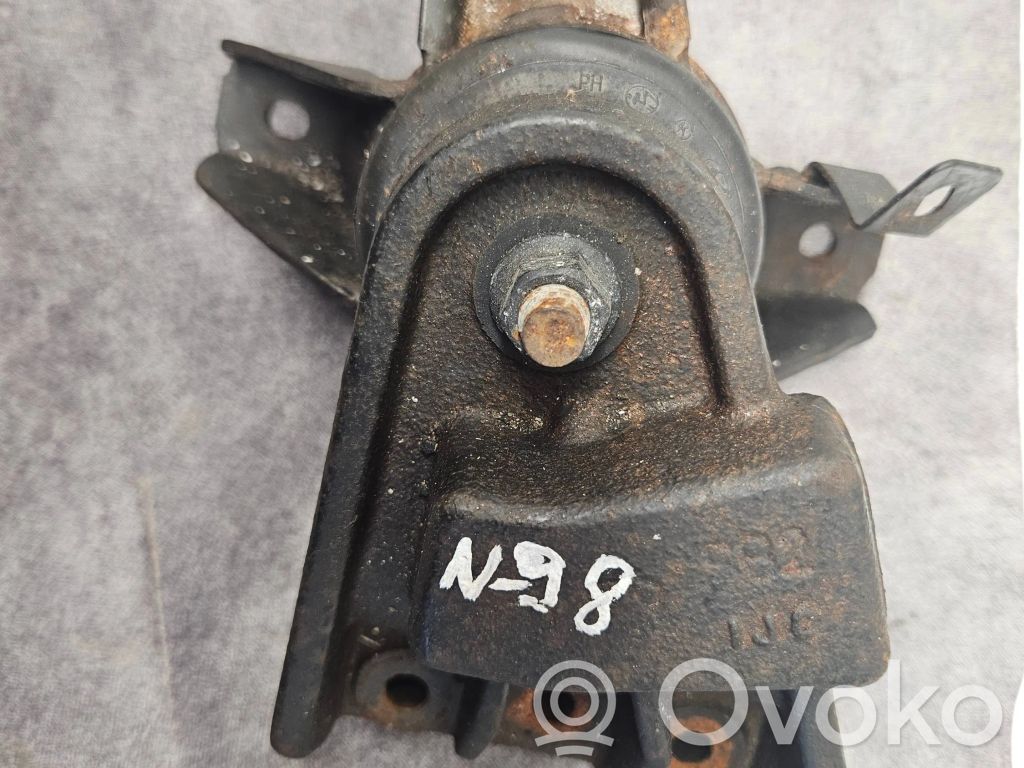Hyundai i10 Engine mount bracket 