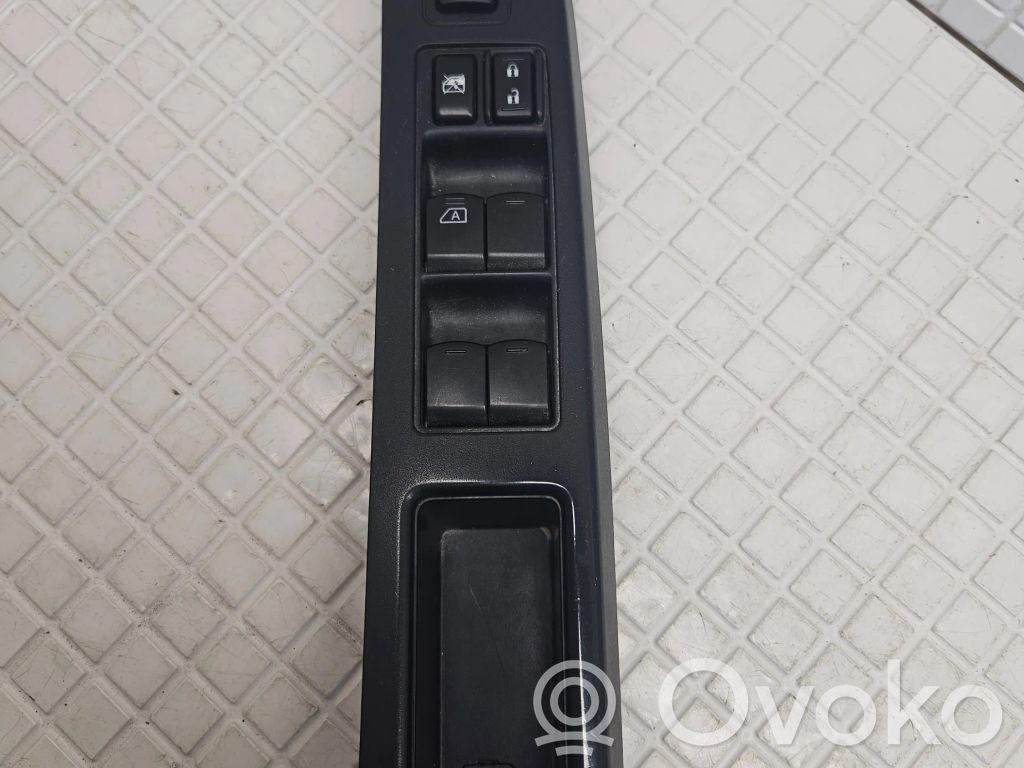 Subaru XV I Electric window control switch 