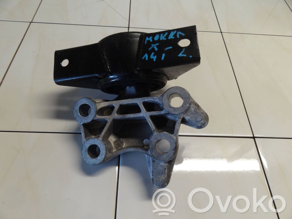 Opel Mokka X Engine mount bracket 