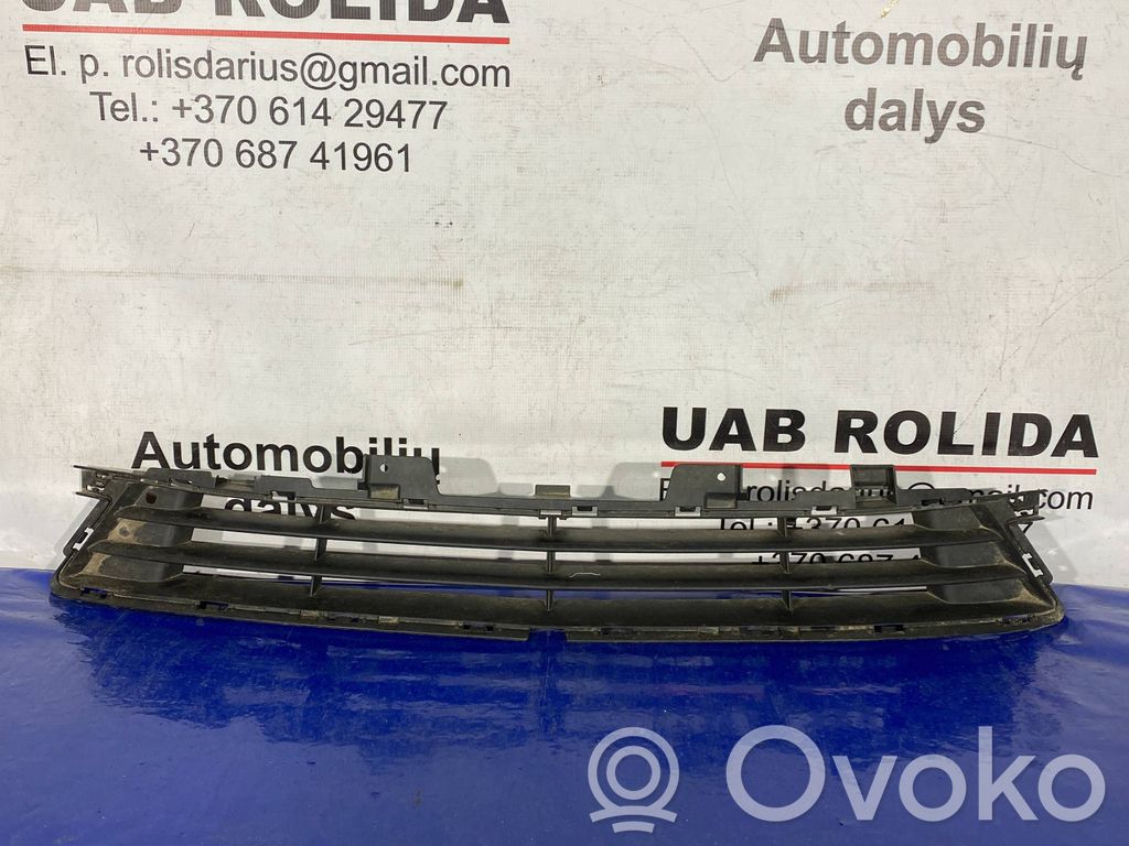 Opel Zafira C Mascherina inferiore del paraurti anteriore 