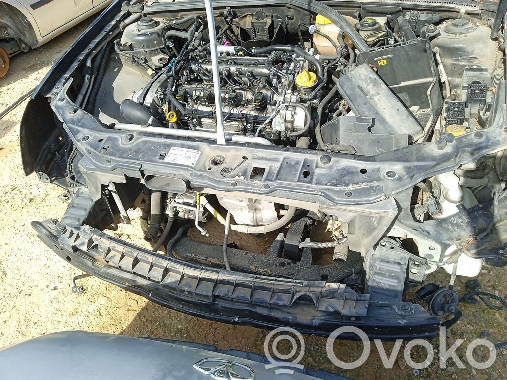 Opel Vectra C Travesaño del parachoques delantero 