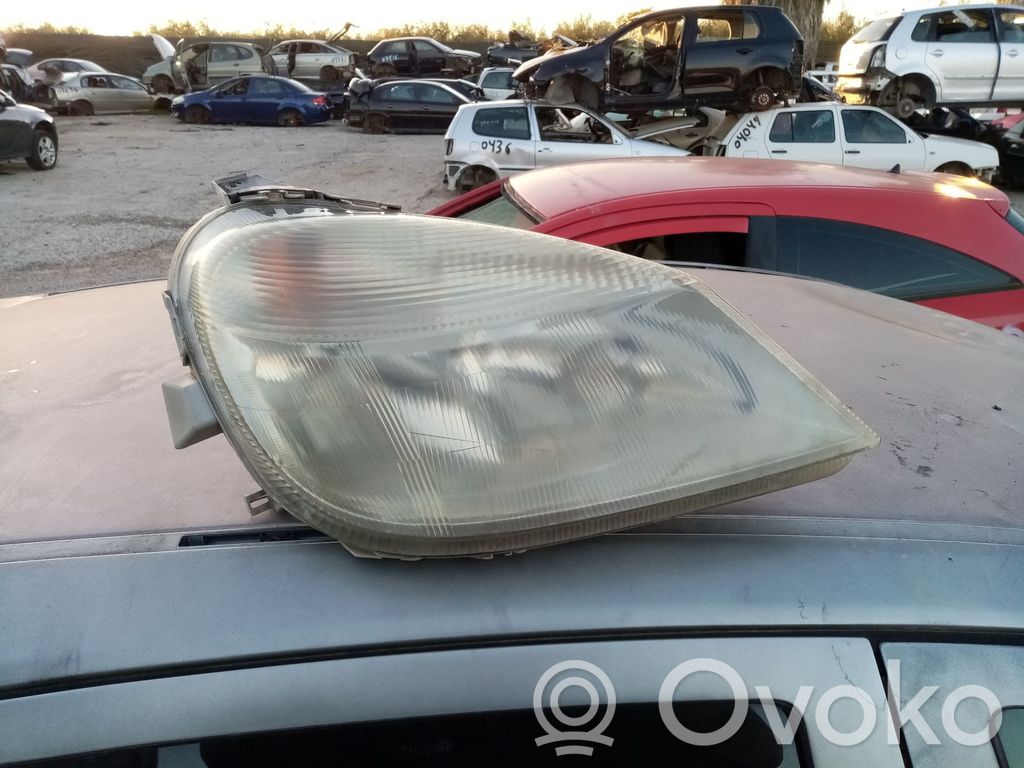 Mercedes-Benz Vaneo W414 Lampa przednia 