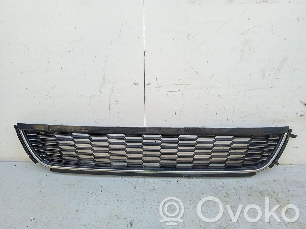 Volkswagen Polo V 6R Grill / Wlot powietrza błotnika przedniego 