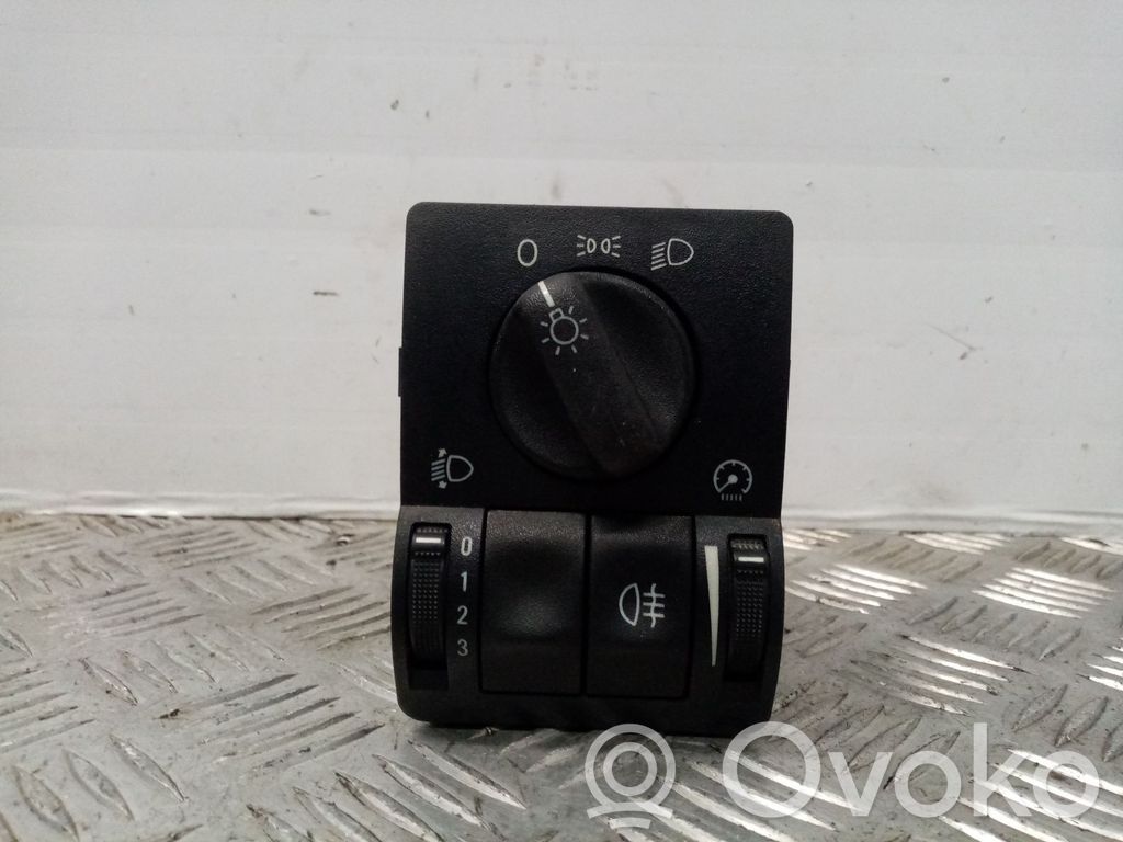 Panel lighting control switch   09180775,09181046,020040293