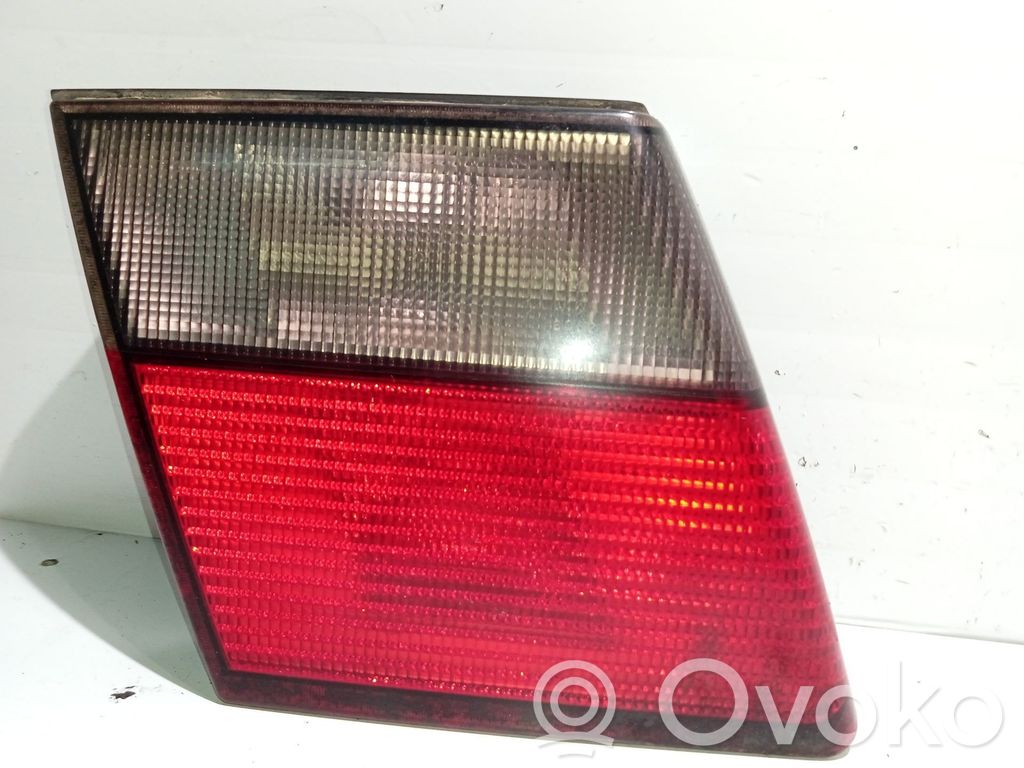 Saab 9-5 Aizmugurējais lukturis virsbūvē 