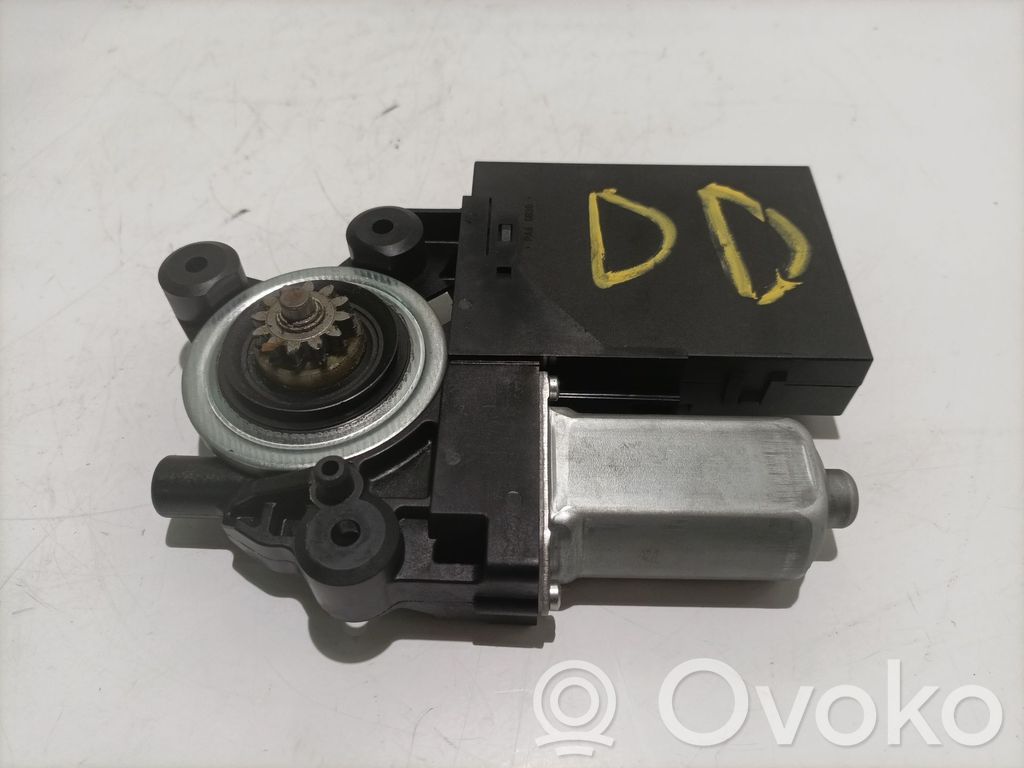 Silnik regulatora szyby drzwi przednich   31264786AA,31264982,13074710049