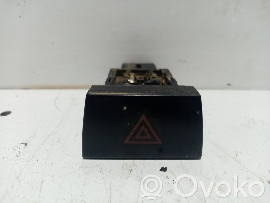 KIA Cerato Botón interruptor de luz de peligro 