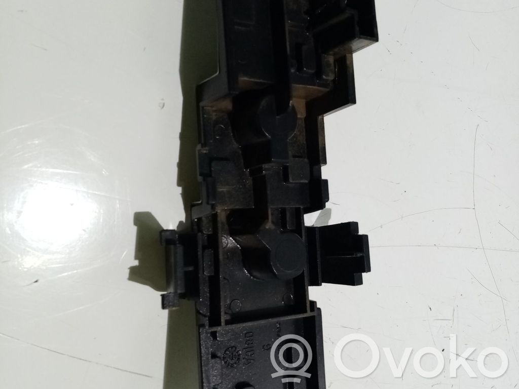 Citroen Xsara Takavalon polttimon suojan pidike 