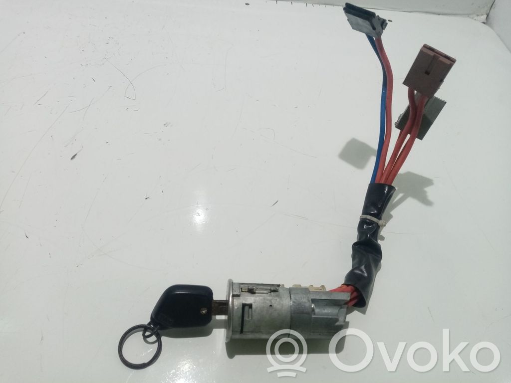 Peugeot 306 Užvedimo spynelė 
