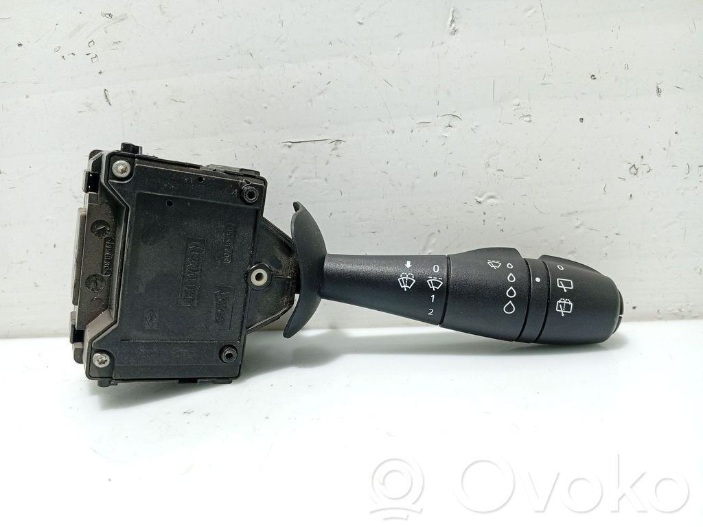 Renault Clio IV Wiper control stalk 