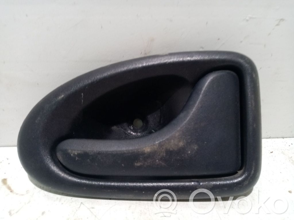 Manecilla interna puerta trasera   7700353283