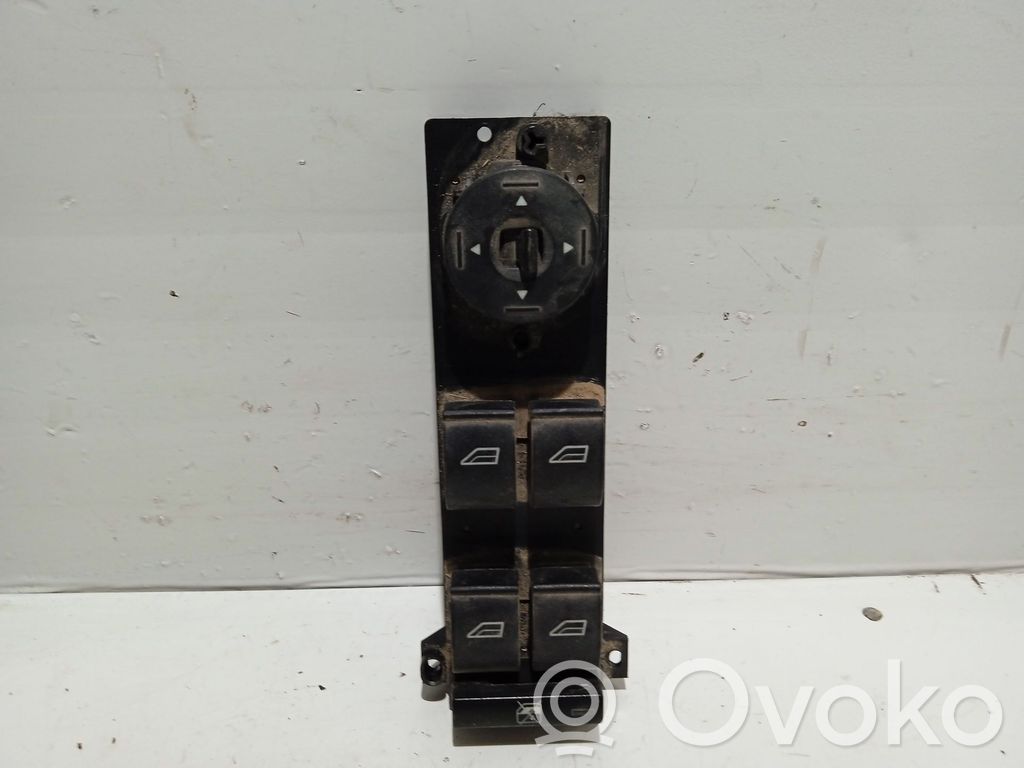Interrupteur commade lève-vitre   03168104