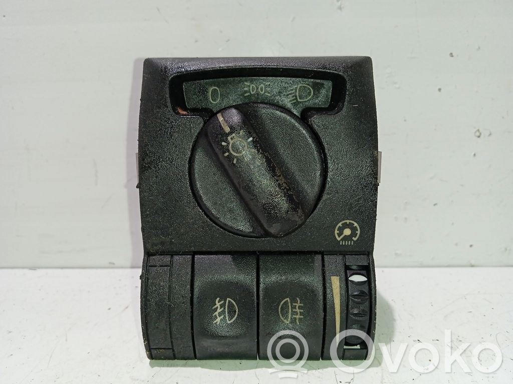 Opel Omega B1 Interruptor de control del panel de luces 