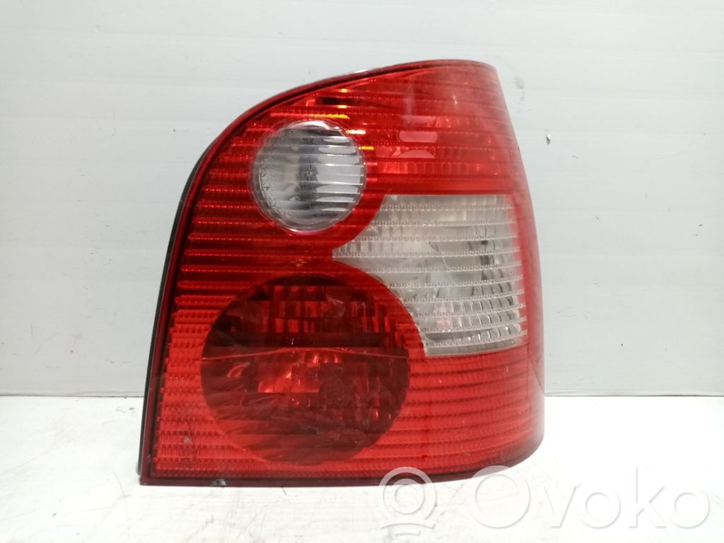 Volkswagen Polo Lampă spate în caroserie 