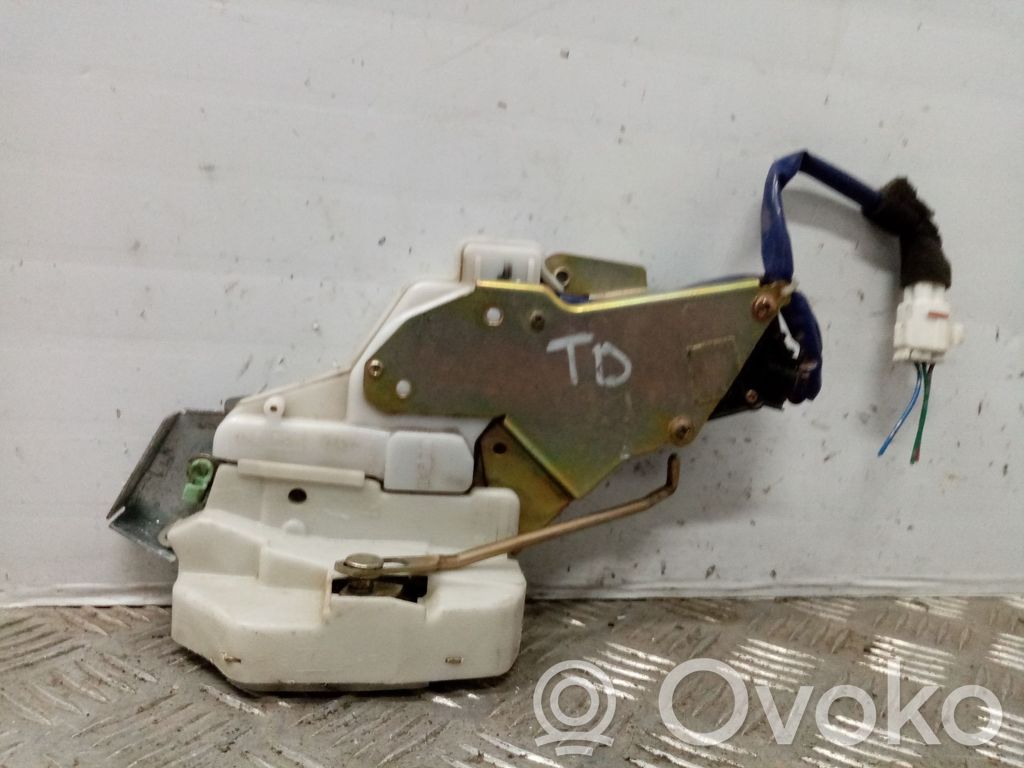 Cerradura de puerta trasera