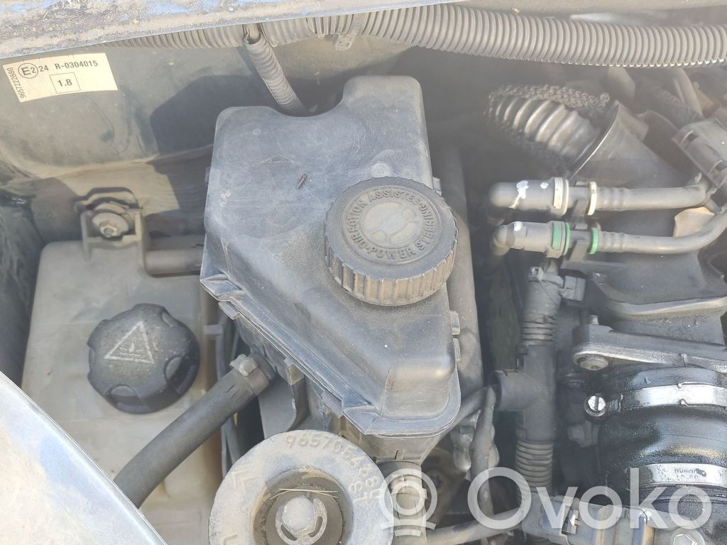 Citroen Xsara Ohjaustehostimen nestesäiliö 