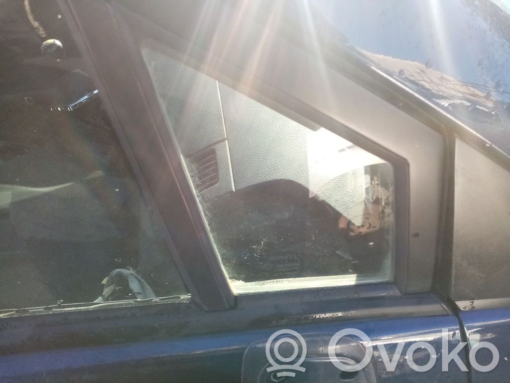 Front triangle window/glass   627100F010
