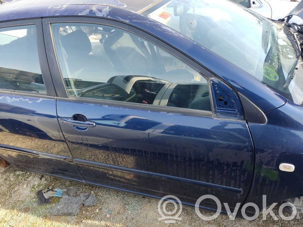 Toyota Corolla Verso E121 Durvis 