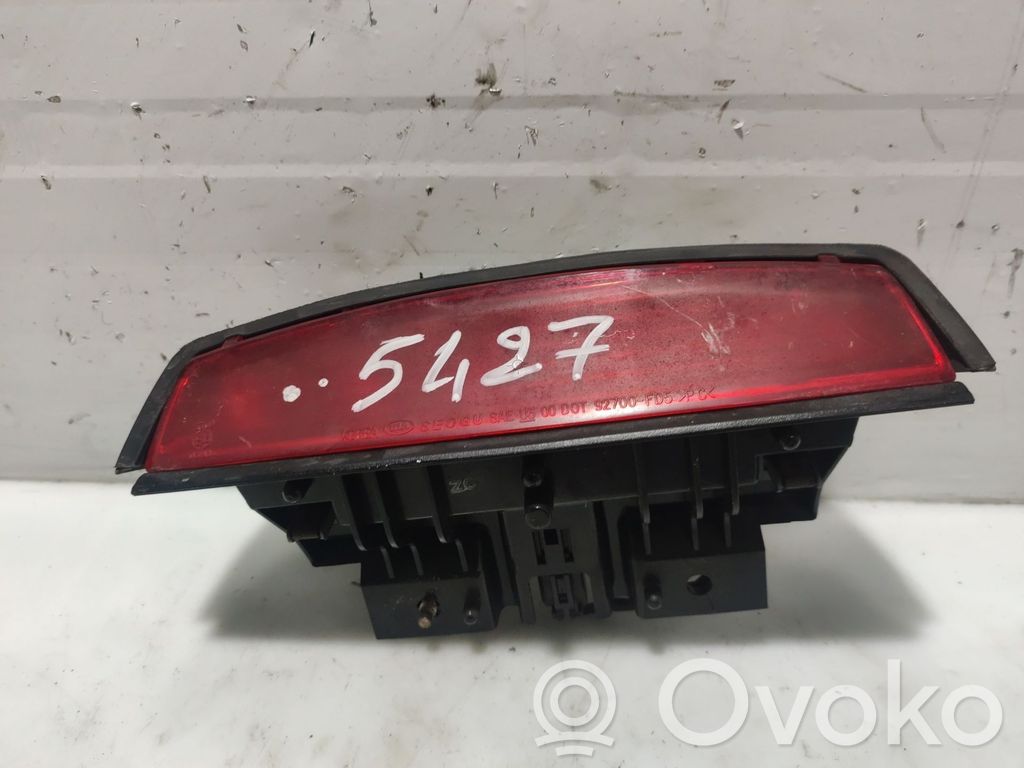 KIA Rio Kolmas/lisäjarruvalo 