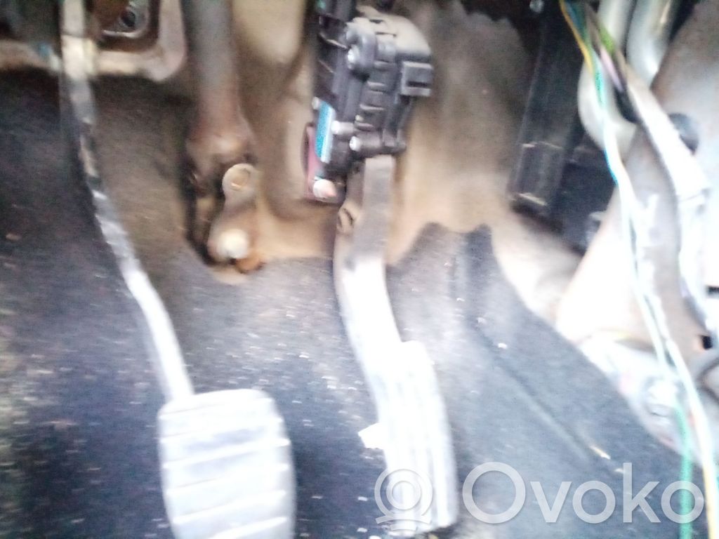 Pedală accelerație   8200426238