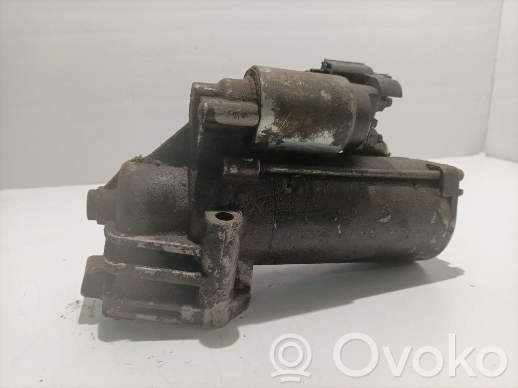 Ford Mondeo Mk III Задний держатель бампера 