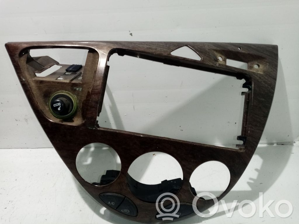 Ford Focus Panelė 