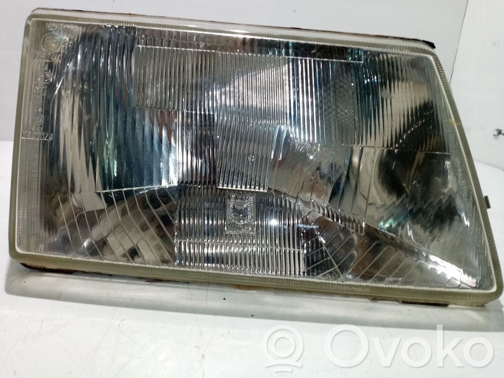 Peugeot 309 Headlight/headlamp 