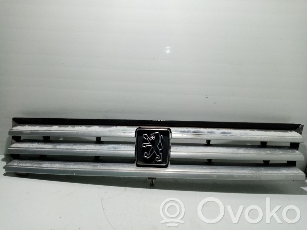 Peugeot 309 Rejilla delantera 