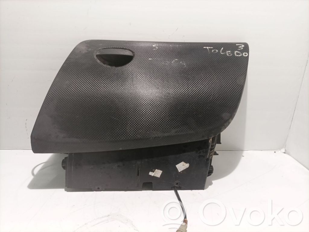 Seat Toledo II (1M) Boite à gants