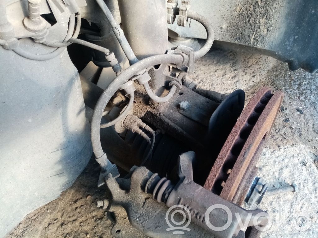 Peugeot 406 Zwrotnica koła przedniego 