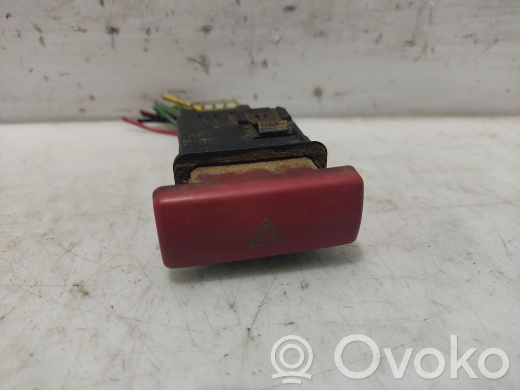 Land Rover Freelander 2 - LR2 Botón interruptor de luz de peligro 