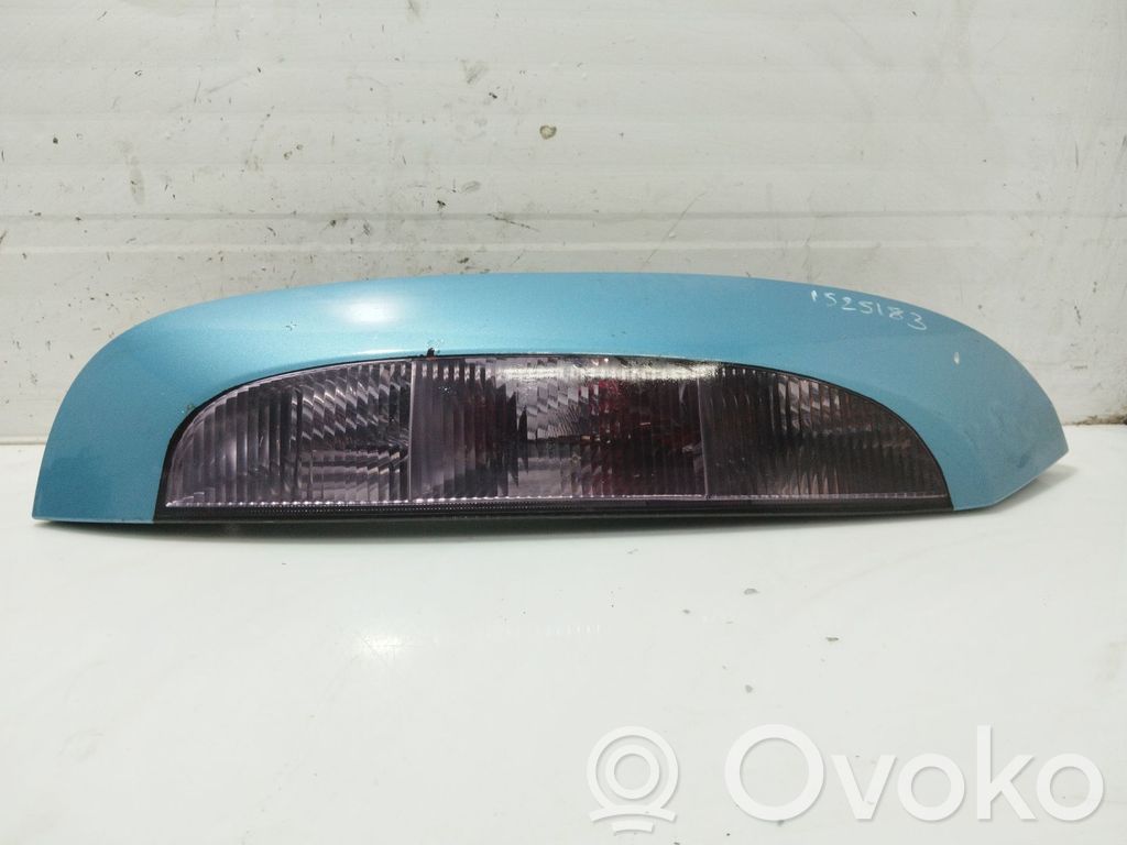 Opel Corsa C Aizmugurējais lukturis virsbūvē 