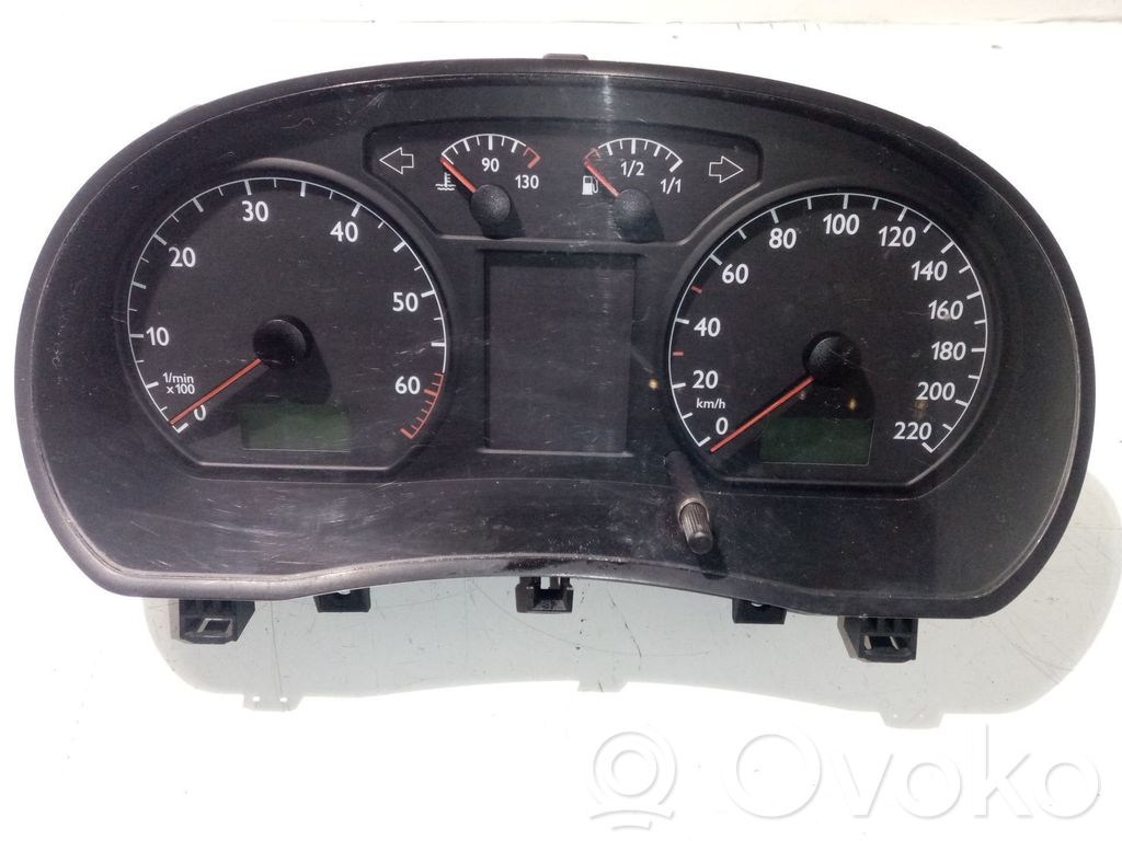 Volkswagen Polo Nopeusmittari (mittaristo) 