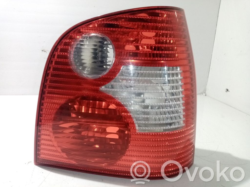 Volkswagen Polo Lampă spate în caroserie 