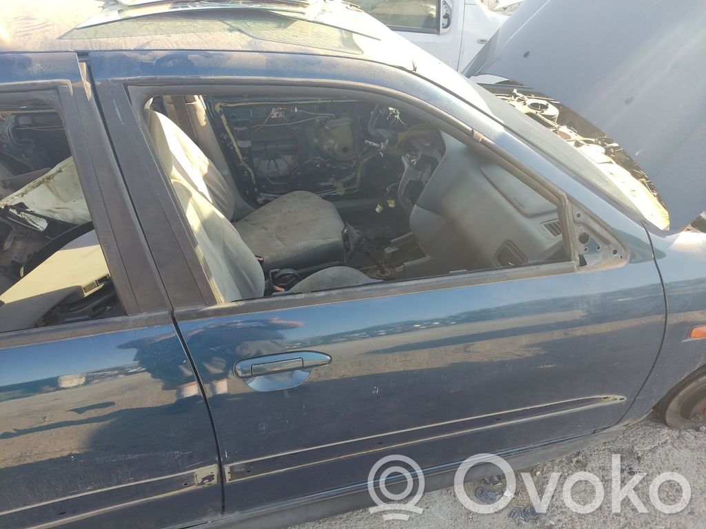 Nissan Primera Puerta delantera 