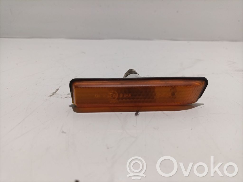 BMW X5 E53 Front fender indicator light 