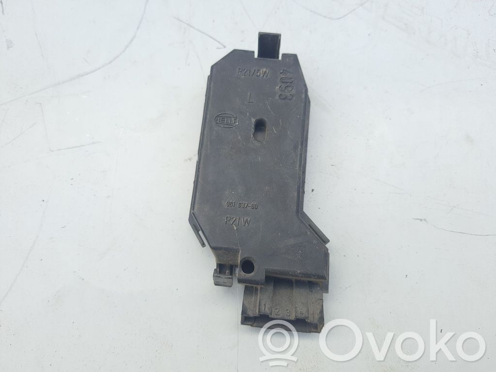 Seat Toledo I (1L) Takavalon polttimon suojan pidike