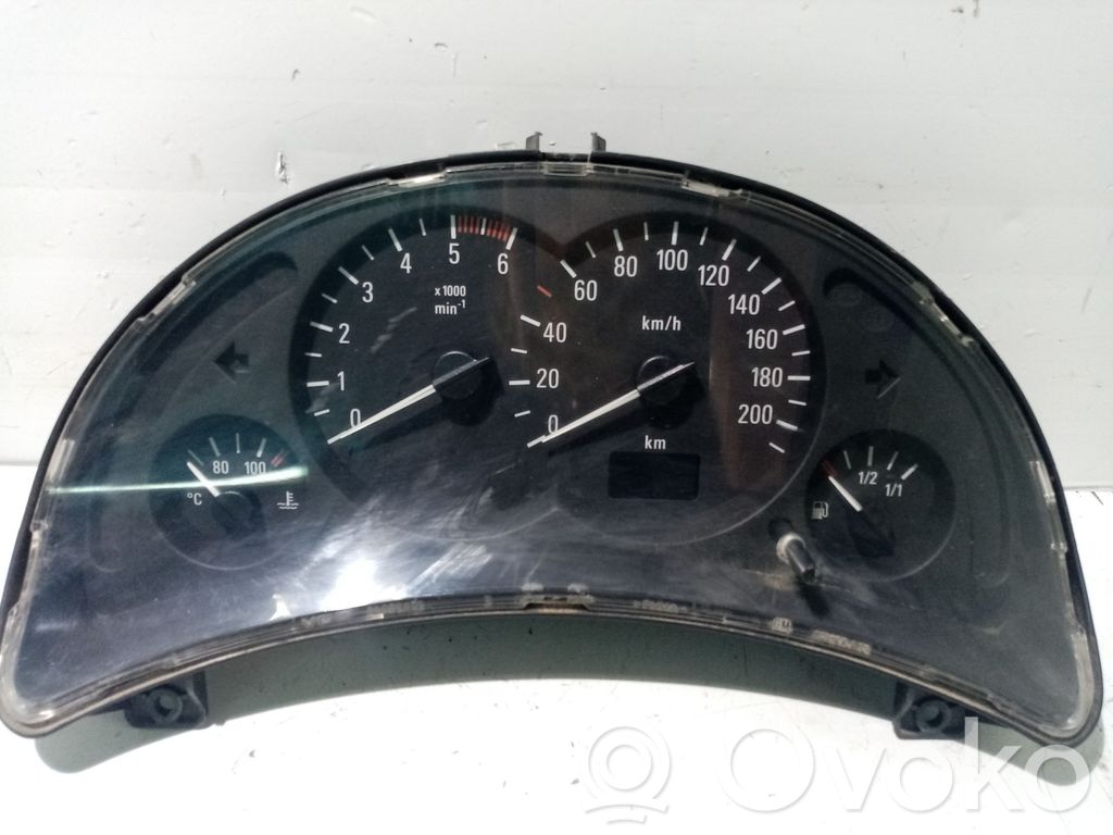 Opel Corsa C Speedometer (instrument cluster) 