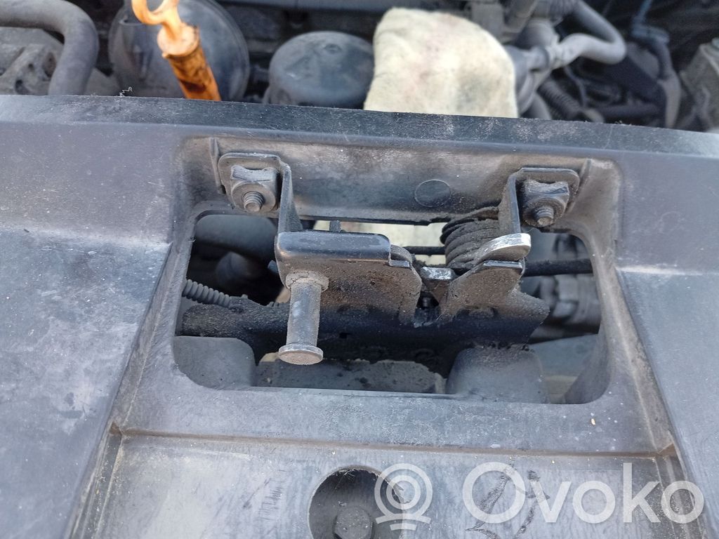 Audi A3 S3 8L Kiinnityskoukku/-silmukka
