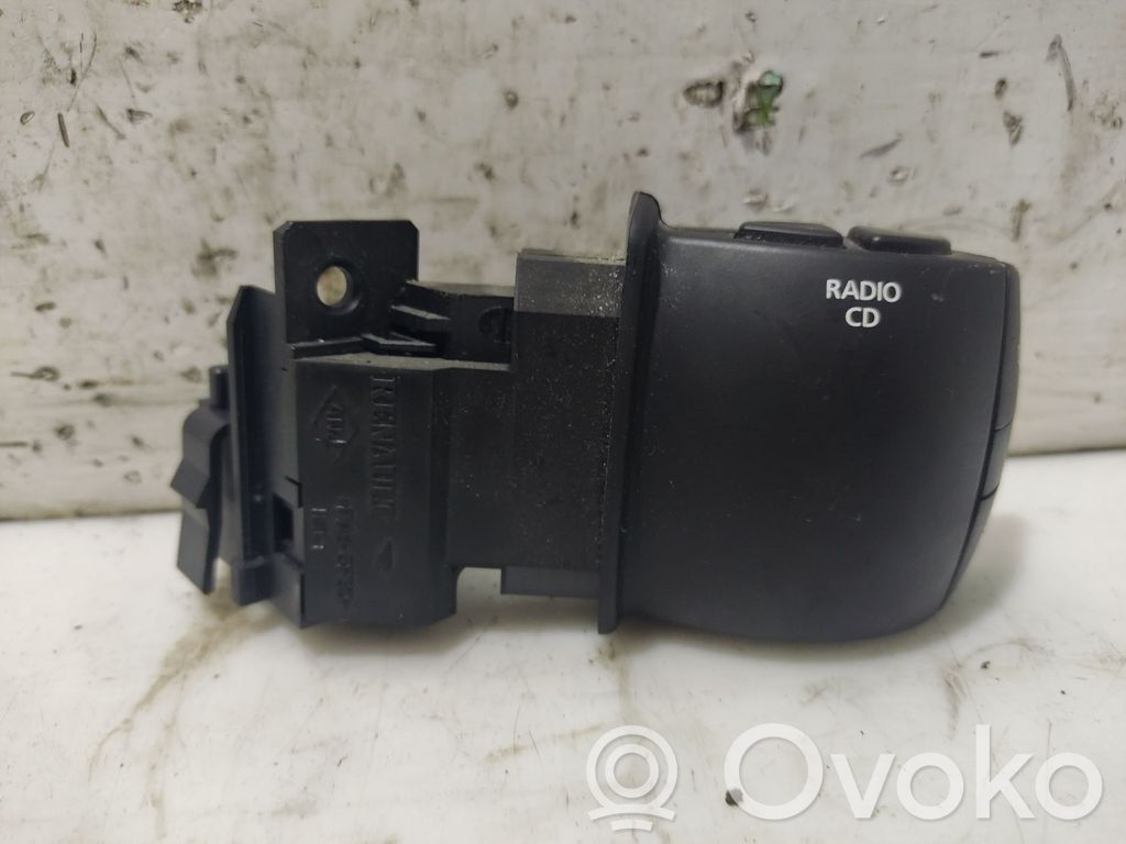 Renault Laguna III Steering wheel buttons/switches 