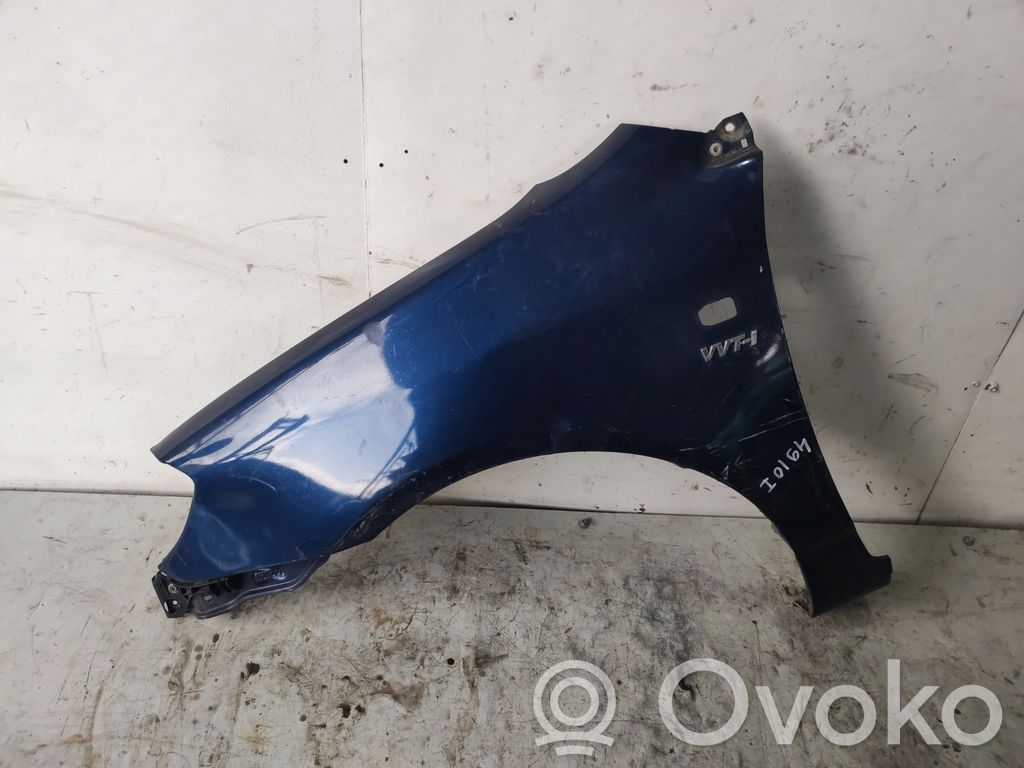 Toyota Corolla E120 E130 Sparnas 
